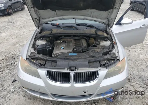 2006 BMW 330 I z USA, uszkodzony, nr VIN WBAVB335X6KR73549